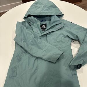 Burton Women's Ski Jacket in Light Green